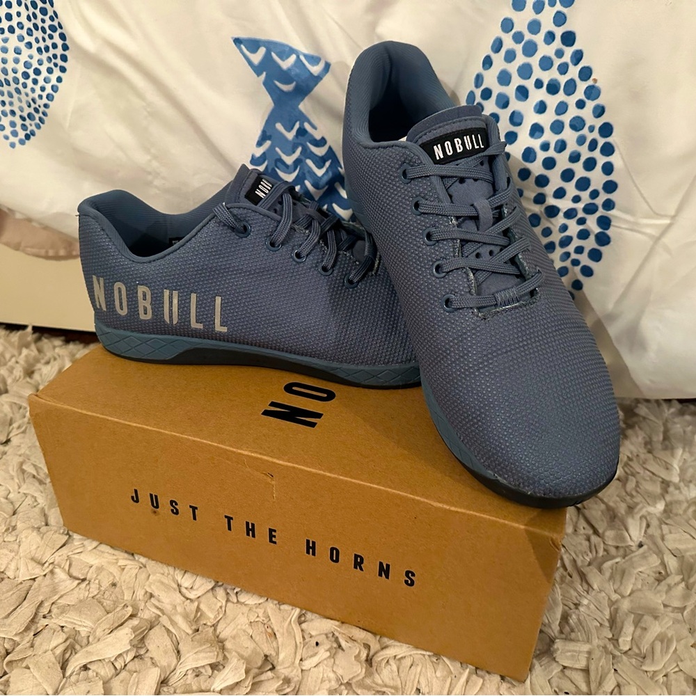 EUC NOBULL Outwork Sneakers